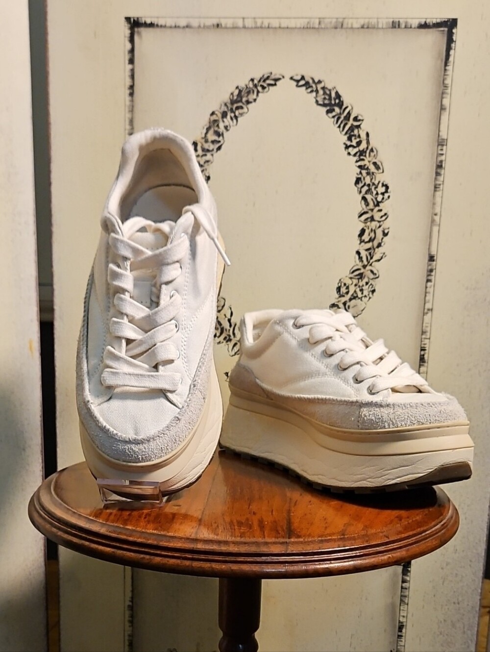 UGG CHUNKY WOMEN'S MARIN LACE PLATFORM SNEAKERS 8 1/2